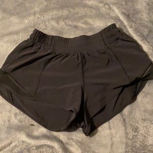 SIZE 4 LULULEMON SHORTS